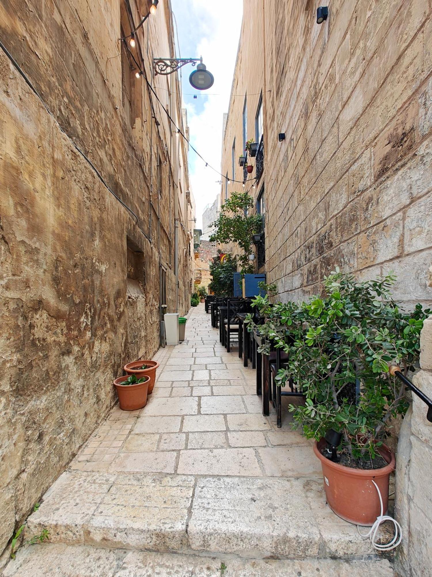 בירגו Travelers Stay מראה חיצוני תמונה